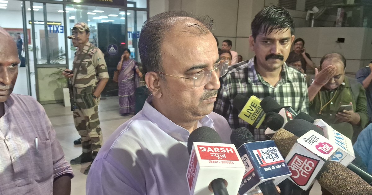 Mangal pandey ka tejasvi pr hamla