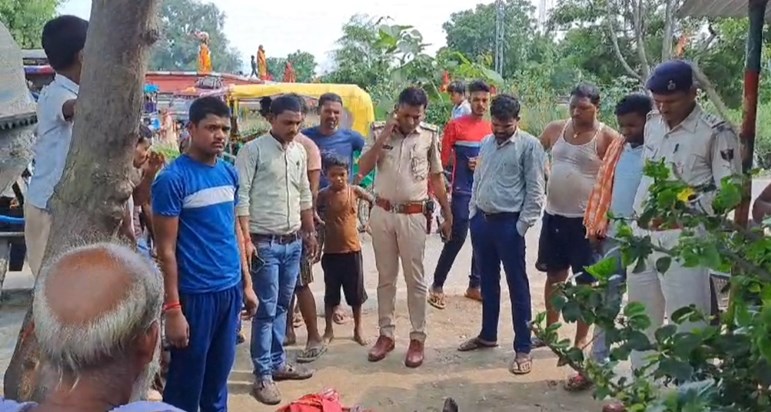 Humanity shamed, newborn baby found in a bush in Samastipur Humanity shamed, newborn baby found in a bush in Samastipur