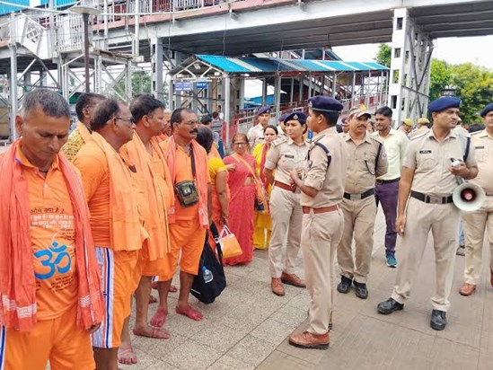 Attack on Kanwariyas in Train Attack on Kanwariyas in Train