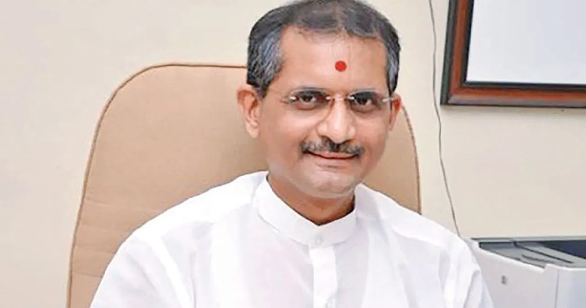 UPSC chairman Manoj Soni resigned