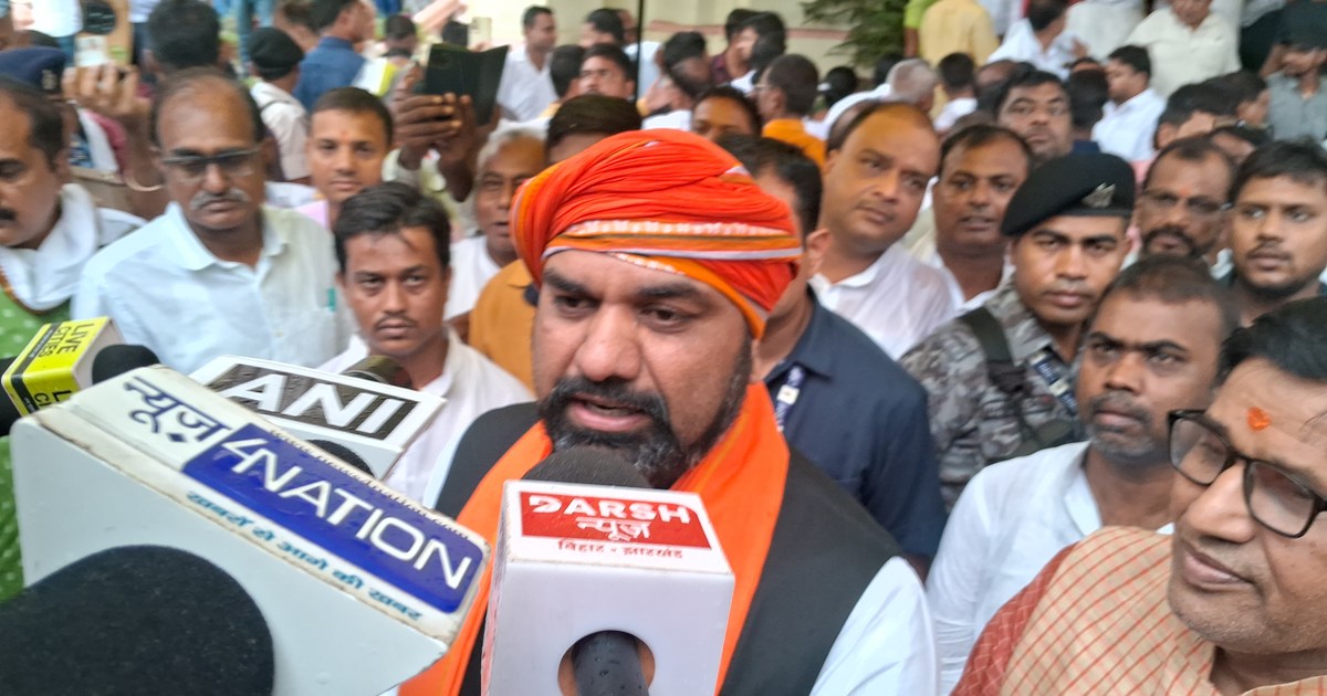 Samrat chaudhri utarege pagdi