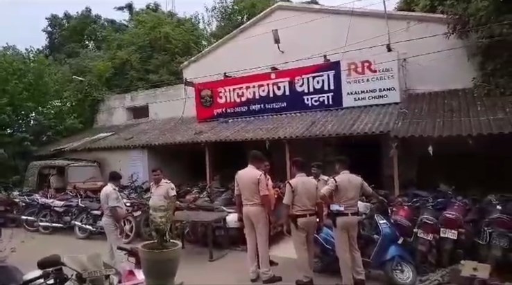 10 lakhs looted from a businessman in Patna 10 lakhs looted from a businessman in Patna