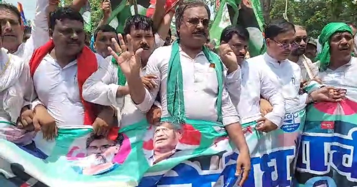 India Alliance leaders took out a protest march in Motihari 
