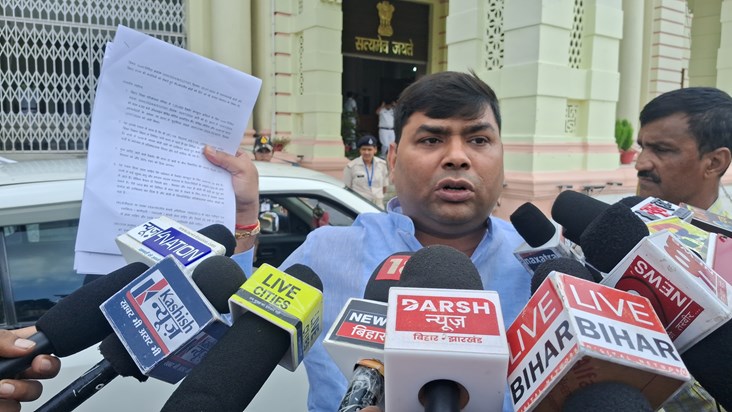 Rjd vidhayk Mukesh raushn ka bda aarop Rjd vidhayk Mukesh raushn ka bda aarop