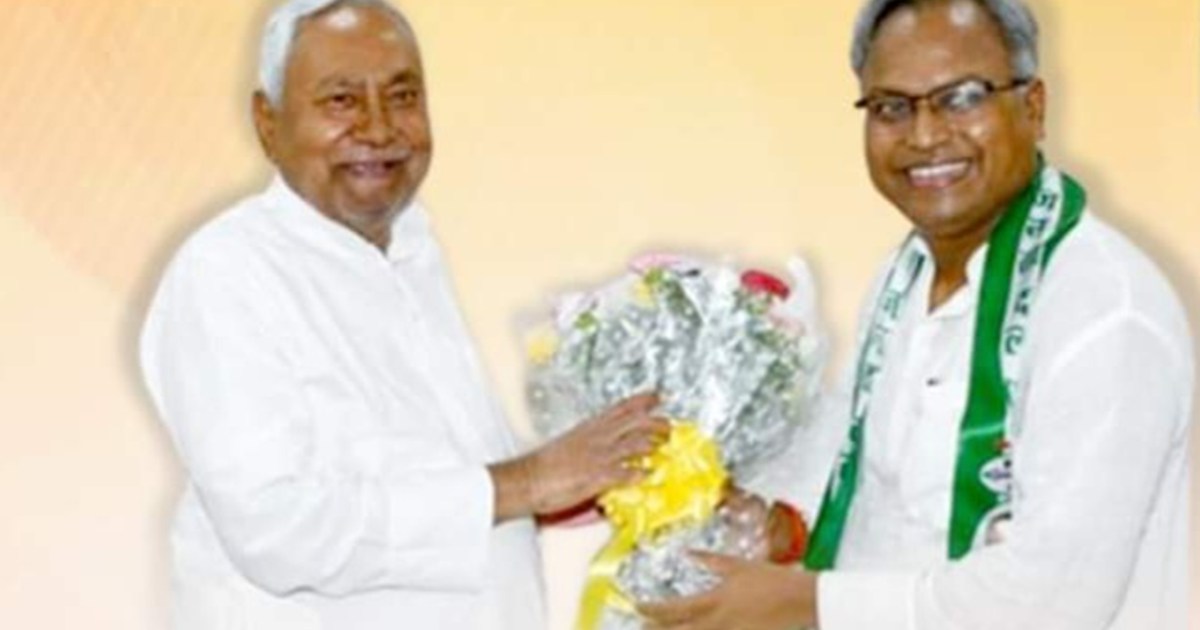 CM Nitish will strengthen JDU through Sanjay Jha and Manish 