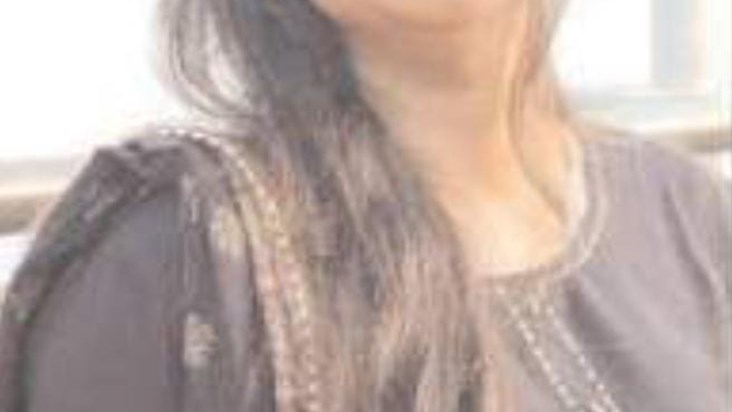 The girl married the boy by pretending to be an IAS officer 