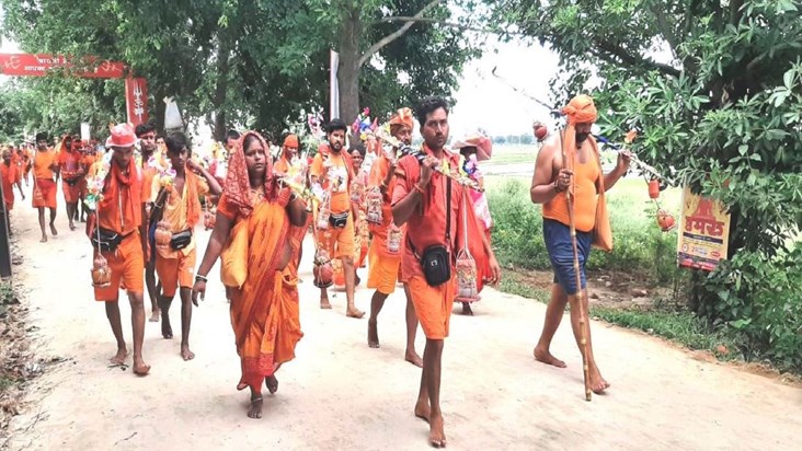 Crowd of devotees in Shiva temples on the second Monday of S Crowd of devotees in Shiva temples on the second Monday of S