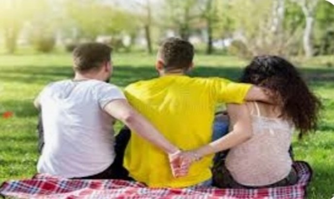 The woman was rejected by both her husband and lover, she ap The woman was rejected by both her husband and lover, she ap