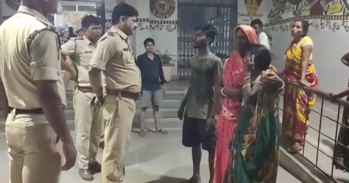 Criminals shot dead a shopkeeper and his brother for refusin