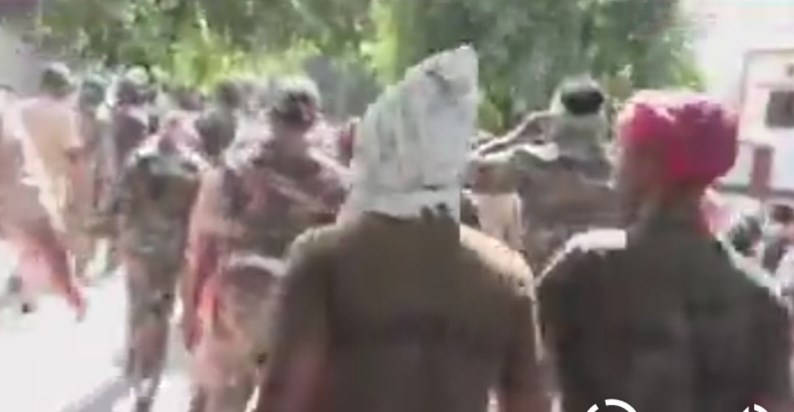 Police lathicharged assistant policemen in Ranchi Police lathicharged assistant policemen in Ranchi