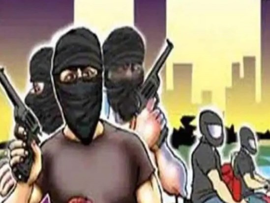 Breaking fifty lakh loot in bank Breaking fifty lakh loot in bank