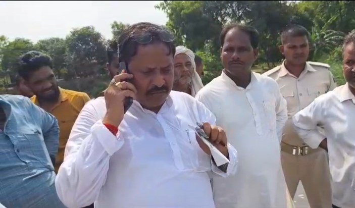 JDU MP Sunil Kumar called the contractor and engineer and sc JDU MP Sunil Kumar called the contractor and engineer and sc
