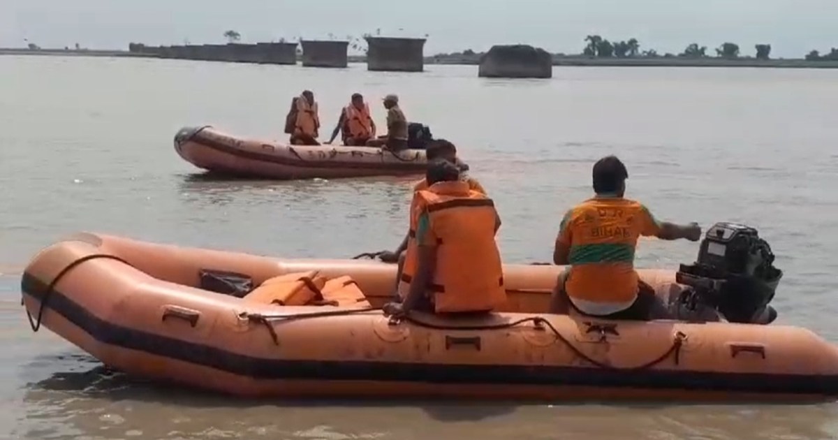 Bus accident in Nepal, search for bodies in Bihar...