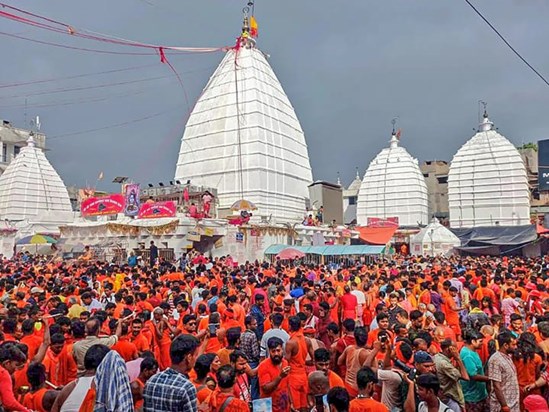 Two Lakhs Kanwariya in Deoghar Temple Two Lakhs Kanwariya in Deoghar Temple
