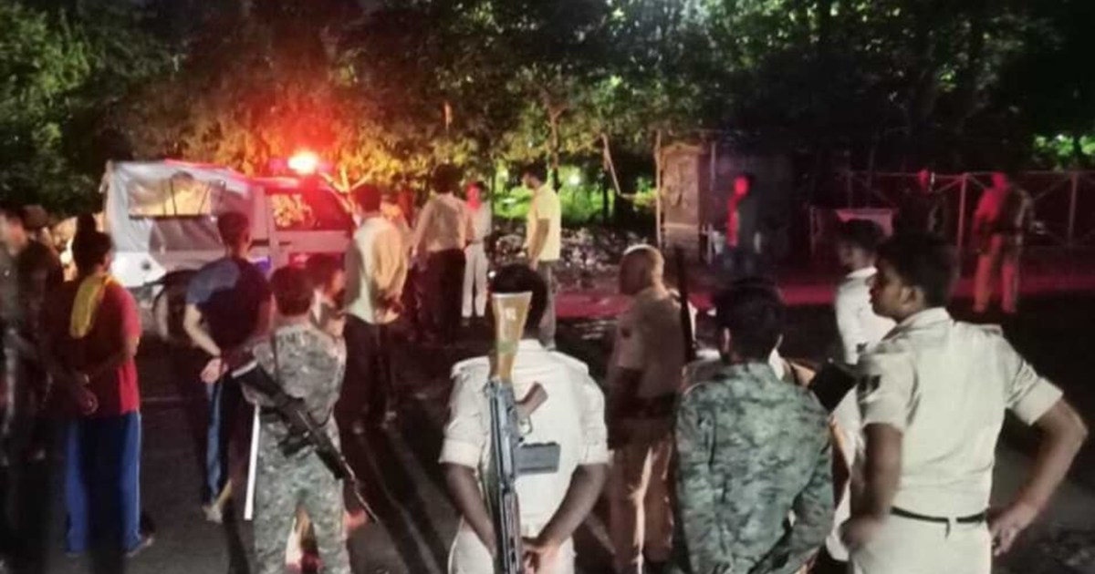 Stone pelting between students of SKMCH, Muzaffarpur and pol