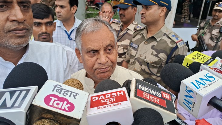 Kendraiy mntri ka byan vishesh rajy ke draja pr srkaar vicha
