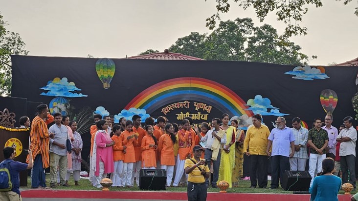 Bal kalakaron ne 'Gopi Gawaiya Bagha Bajaiya' natak ka manch