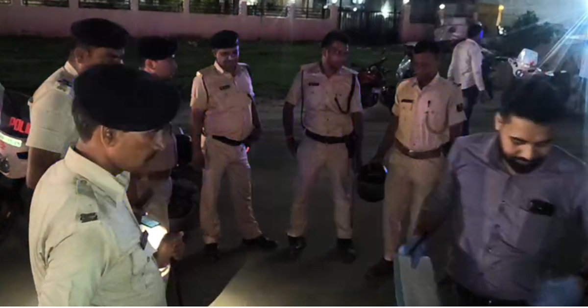 Gopal Khemka ke baad ab school sanchalak ki beech sadak par 