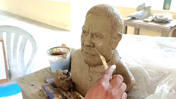Motihari News : Sand artist Madhurendra ne kiya PM Narendra 