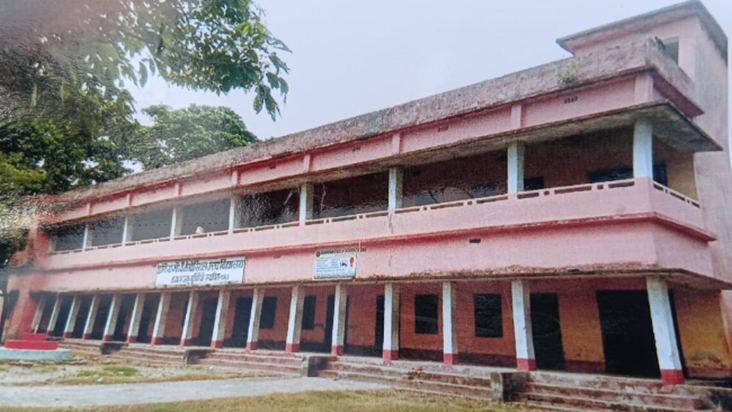Degree college ki salon se maang, Rajyapal ke naam se jameen