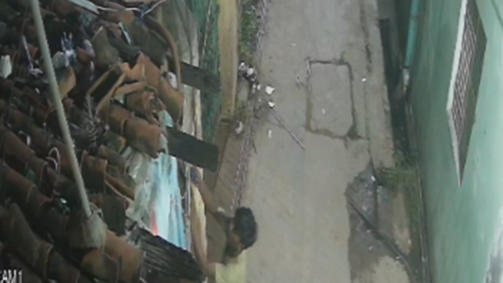 Nashe ka shauk pura karne ke liye kata pre-paid meter ka taa