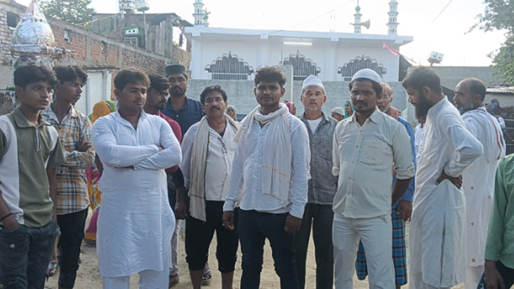 Kafan dafan ko lekar tanav ki sthiti utpann, mahaul bigadne 