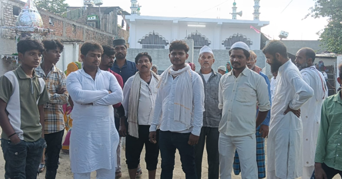 Kafan dafan ko lekar tanav ki sthiti utpann, mahaul bigadne 