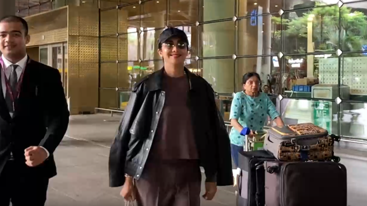 Mumbai Airport par Wheelchair par nazar aayi Shilpa Shetty k