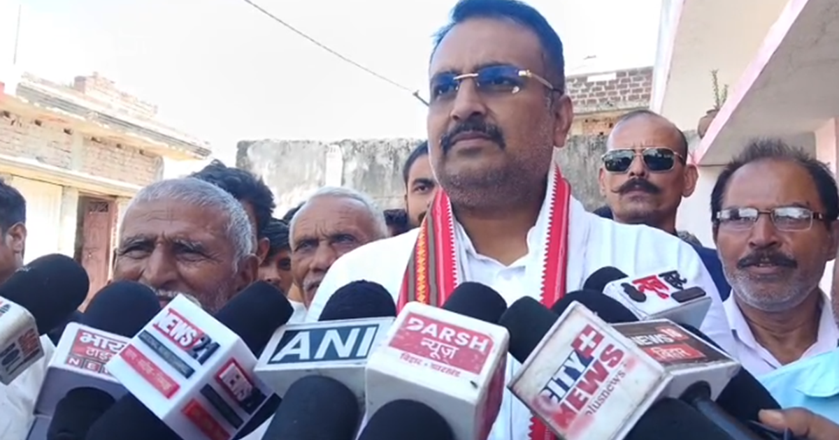 Charcha paricharcha yatra mein gaon-gaon ghoom rahe hain Mag