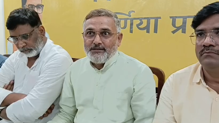 Sharabbandi poori tarah vifal hai, ghar-ghar sharab mil raha