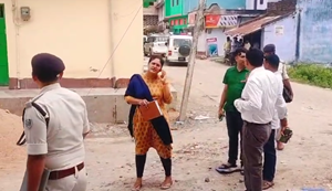Banka mein vyavsayi ke ghar bheeshan chori 75 lakh ke jebaraat lekar chor faraar