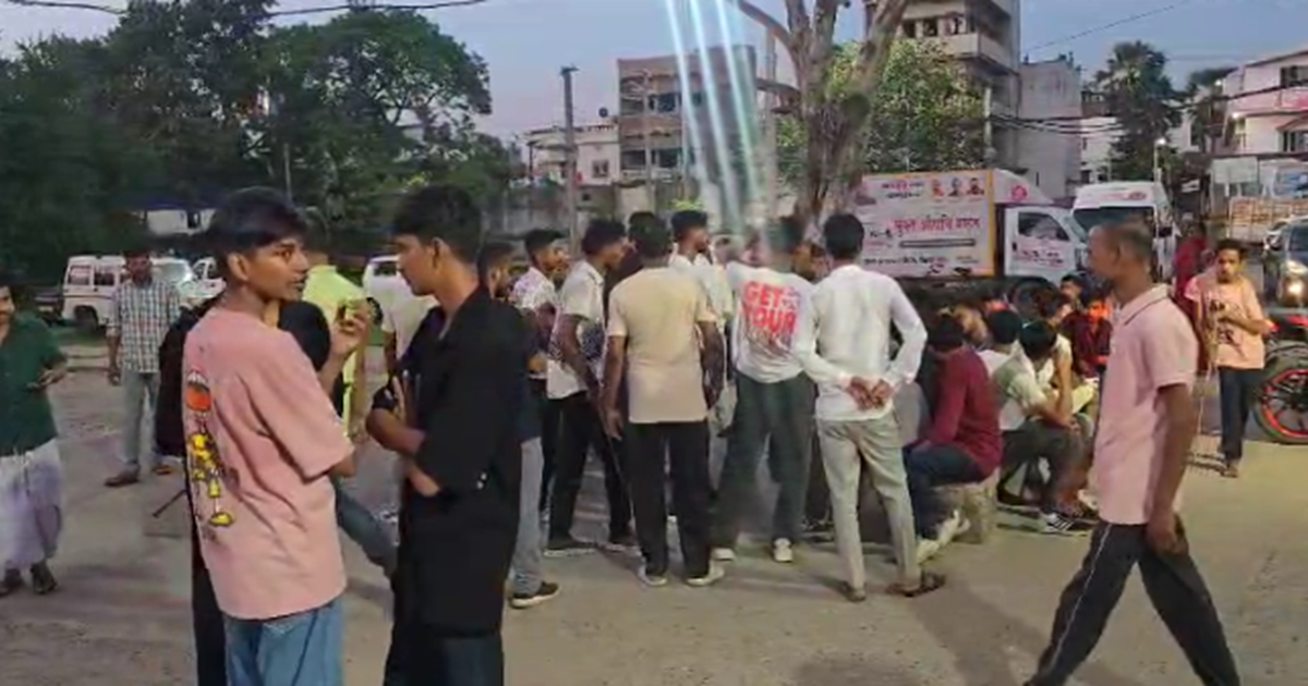 Rajdhani Patna mein do pakshon ke log bhidhe, marpeet aur ta