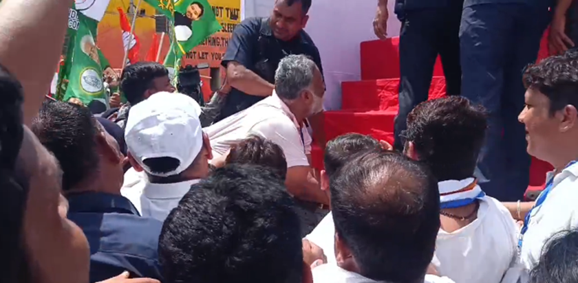 Bihar Band: Rahul-Tejaswi ki gaadi se Pappu Yadav ko diya ga Bihar Band: Rahul-Tejaswi ki gaadi se Pappu Yadav ko diya ga