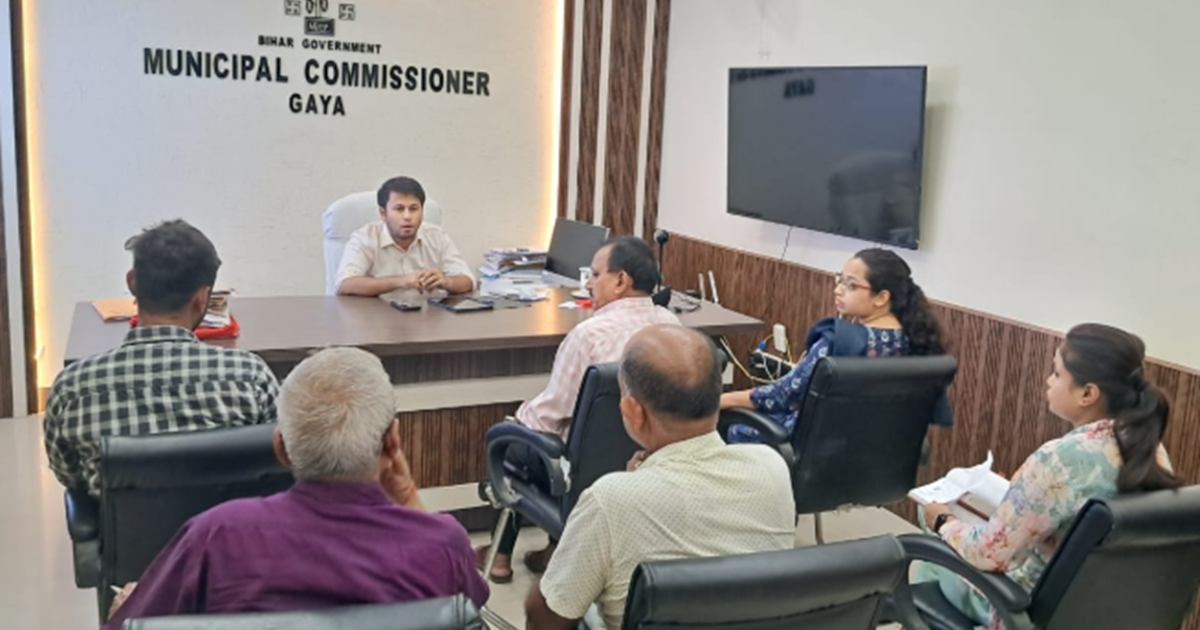 Nagar Aayukt ne lights ki marammat mein laparwahi bartne wal