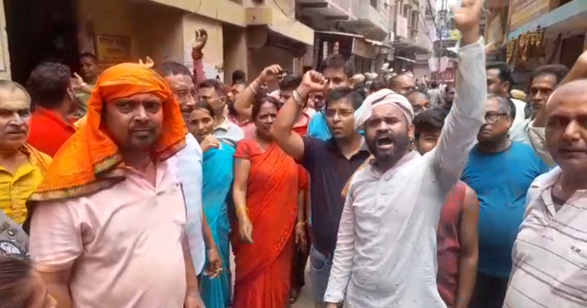 Patna mein mayor Seeta Sahu ke ghar adhi raat mein police ch