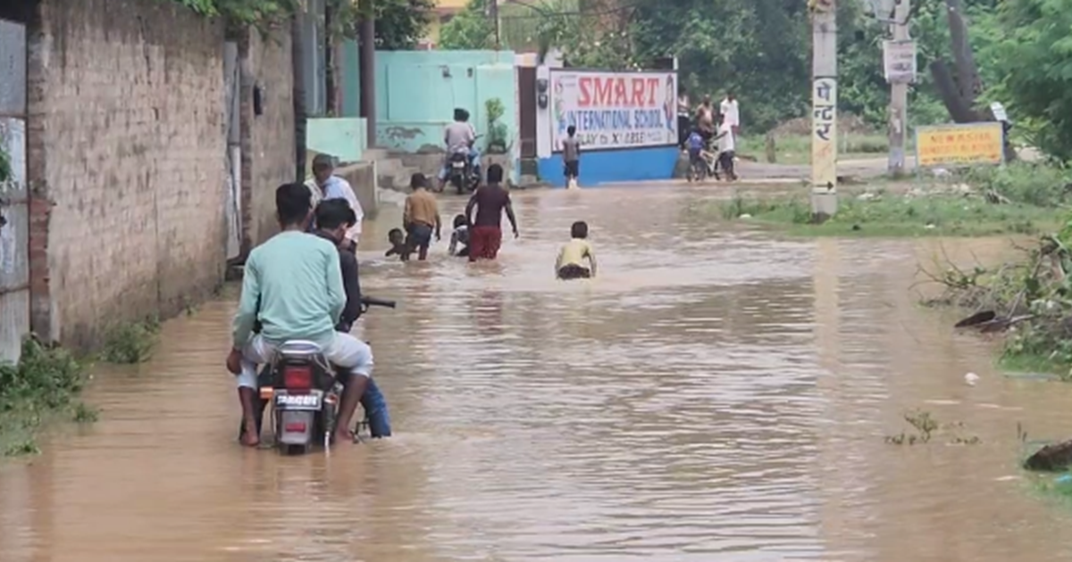 Bihar Flood : Nalanda jile mein baadh se haahaakaar, sadke b