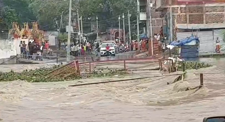Bihar Flood Video: Bihar mein mandraya baadh ka khatra, laga