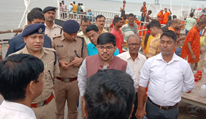 Shravani Mela: Shravani Mela ki taiyari ko lekar adhikariyon ki baithak, Ganga ghat ka nireekshan kar liya jaayza.