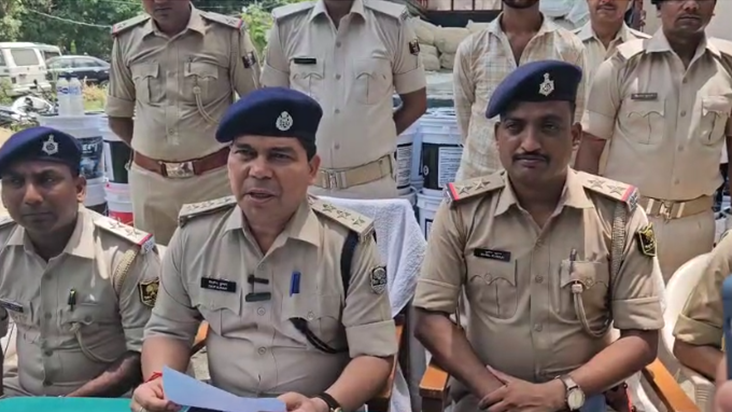 Motihari police ko mili badi kaamyaabi, truck par load bhari