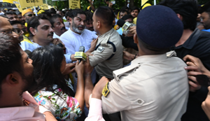 Prashant Kishor ko Vidhansabha gherav karna pada bhari, Prashant Kishor samet 300 samarthkon par mamla darj...