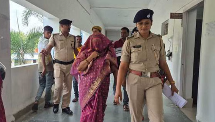 Supaul mein badi karvai, ghush lete DPO Shobha Sinha girafta Supaul mein badi karvai, ghush lete DPO Shobha Sinha girafta