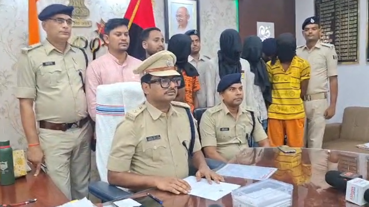 "Bihar me DEO ban kar shikshako se thagi karne wale giroh ka