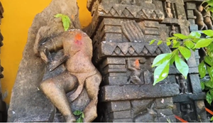 Bihar ka Baijnath Dham kai rahasyon ko apne andar samete hue hai, Khajuraho Mandir me lage murtiyon se samanta...