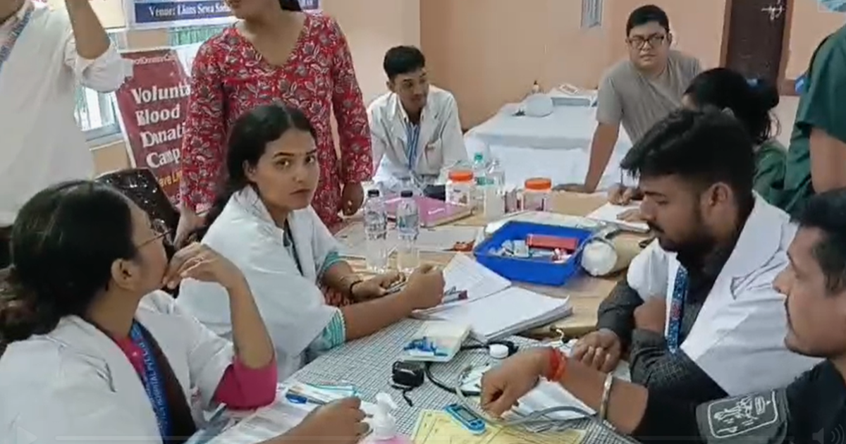 Doctors-day par raktadaan shivir aur nishulk paramarsh shivi