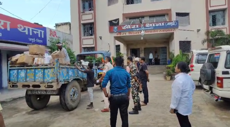 Jamui mein chal raha tha nakli dawa factory: police ne kiya Jamui mein chal raha tha nakli dawa factory: police ne kiya