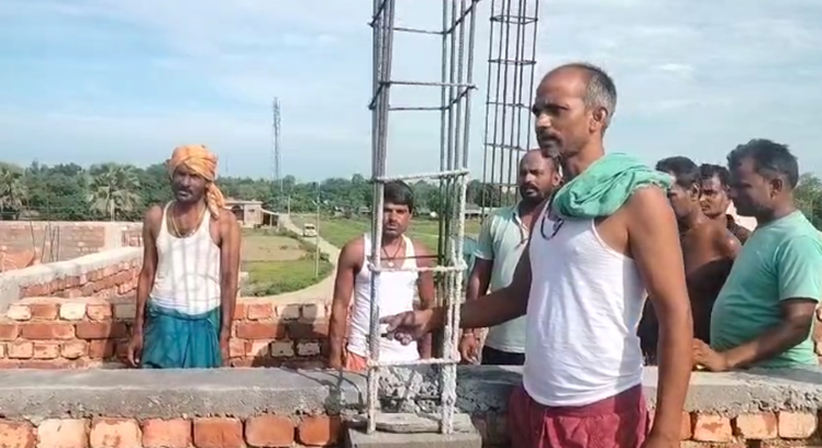 Bhrashtachar ka khula khel: Panchayat sarkaar bhavan nirman 