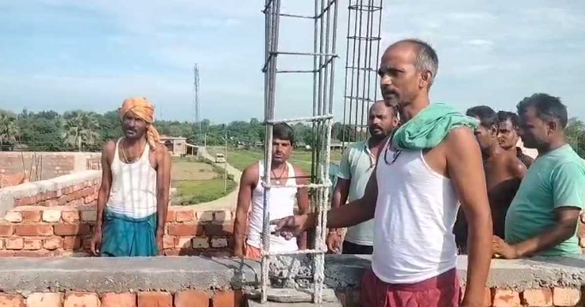 Bhrashtachar ka khula khel: Panchayat sarkaar bhavan nirman 