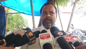 Adhivakta ko desi katta dikhakar jaan marne ki dhamki, abhiyukt ki patni hai daroga... koi kuch...