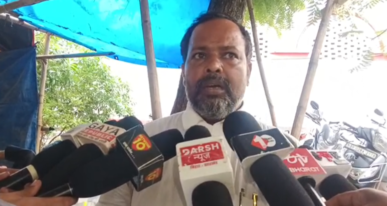 Adhivakta ko desi katta dikhakar jaan marne ki dhamki, abhiy Adhivakta ko desi katta dikhakar jaan marne ki dhamki, abhiy
