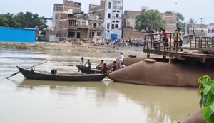 Punpun nadi mein kanwariyon se bhari naav palti, 2 log laapata...
